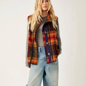 Free People Wrapped Up Blanket Vest Plaid Women's $198 - Size M